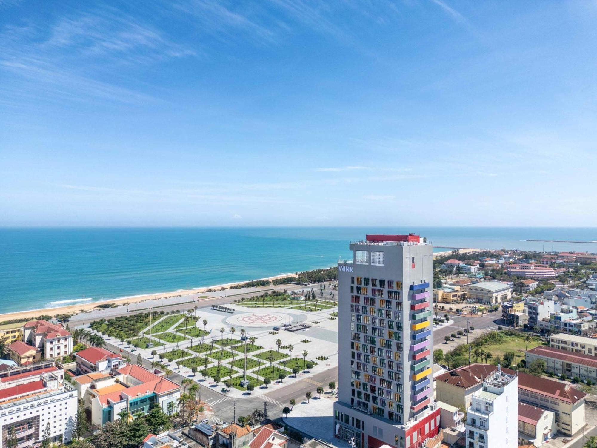 Wink Hotel Tuy Hoa Beach - 24Hrs Stay & Rooftop Pool Bar Екстериор снимка