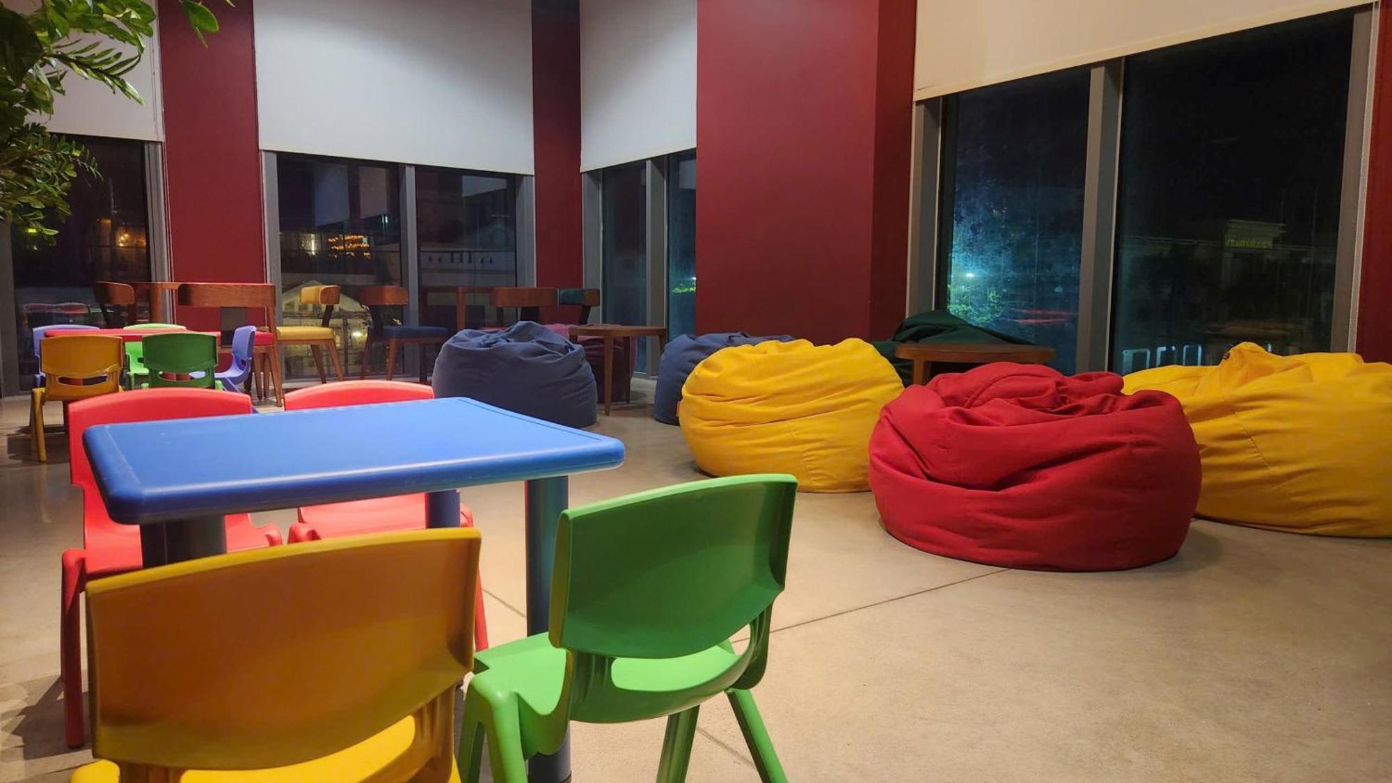 Wink Hotel Tuy Hoa Beach - 24Hrs Stay & Rooftop Pool Bar Екстериор снимка